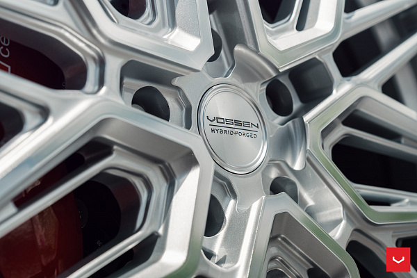 Фото дисков Vossen HF-7 Серебро на Audi E-tron GT