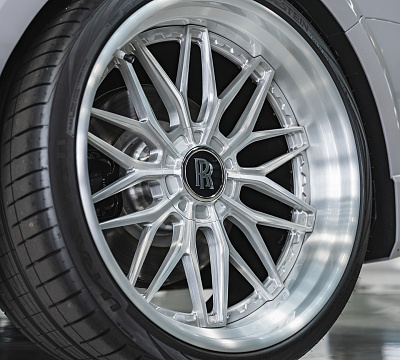 Фото дисков Anrky RS1 на Rolls-Royce Cullinan