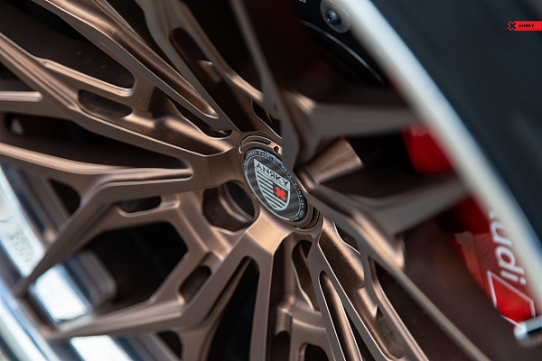 Фото дисков Anrky S3-X1 Сатиновая бронза на Audi Q8