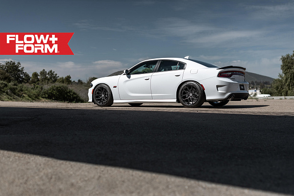 Фото дисков HRE FF10 Глянцевый темный лак на Dodge Charger VII