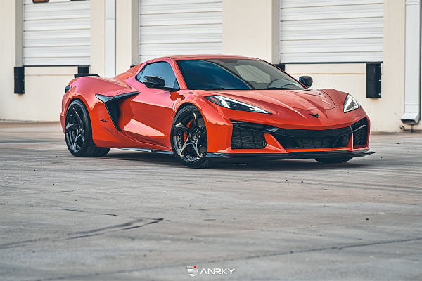 Фото дисков Anrky XR-205 Глянцевый темный лак на Chevrolet Corvette C8