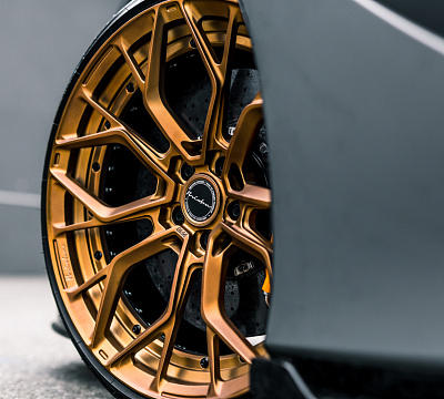 Фото дисков Brixton Forged PF10 на McLaren 720S