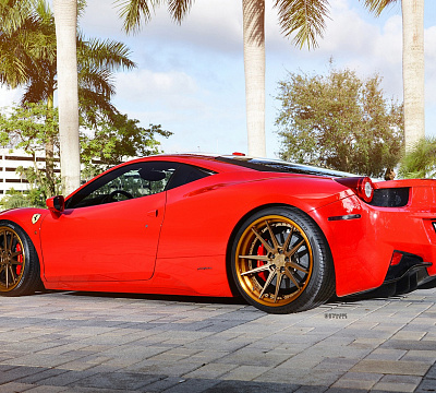 Фото дисков Strasse Wheels SV1 Deep Concave FS на Ferrari 458