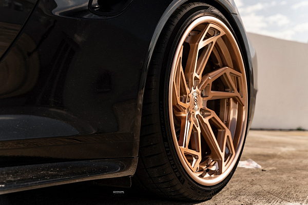 Фото дисков Strasse Wheels SB1 Deep Concave FS Сатиновое золото на Porsche 911 VII