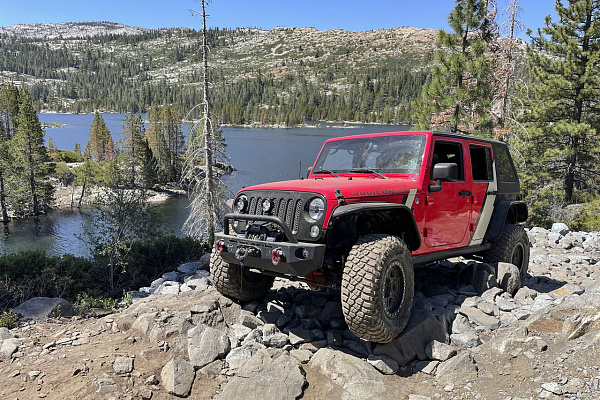 Фото дисков Black Rhino RENO Черный сатин на Jeep Wrangler III (JK)