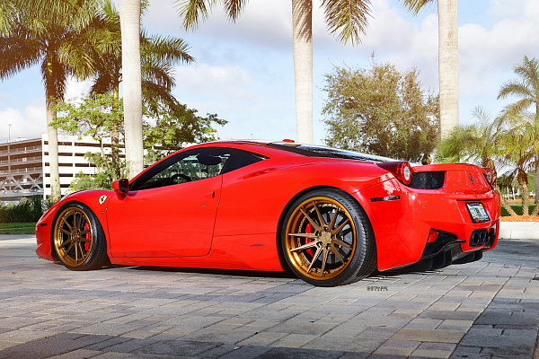 Фото дисков Strasse Wheels SV1 Deep Concave FS Другой цвет на Ferrari 458