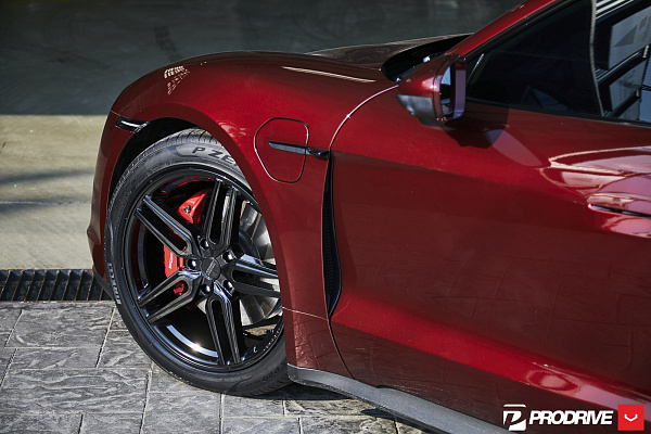 Фото дисков Vossen HF-1 Черный глянец на Porsche Taycan I