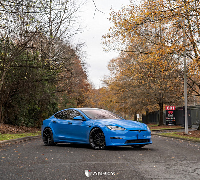 Фото дисков Anrky AN28 на Tesla Model S