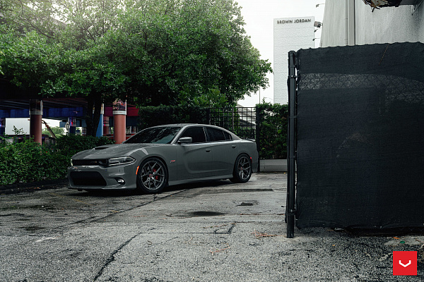 Фото дисков Vossen HF-5 Сатиновый графит на Dodge Charger VII