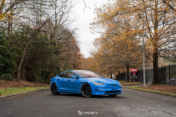 Фото дисков Anrky AN28 Черный глянец на Tesla Model S