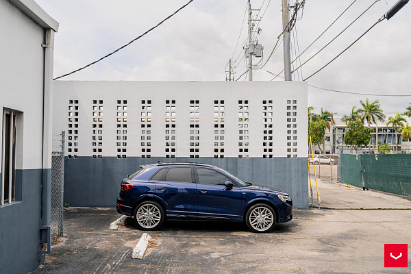 Фото дисков Vossen HF-7 Серебро на Audi Q3 (F3)