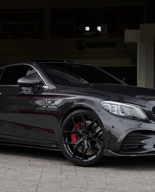 Фото дисков HF-5 Черный глянец на Mercedes-Benz C-Class (W205)