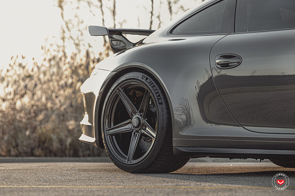 Фото дисков Vossen M-X5 Черный глянец на Porsche 911 VII