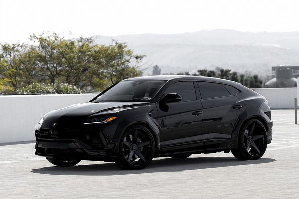 Фото дисков Anrky RS5.3 Черный сатин на Lamborghini Urus