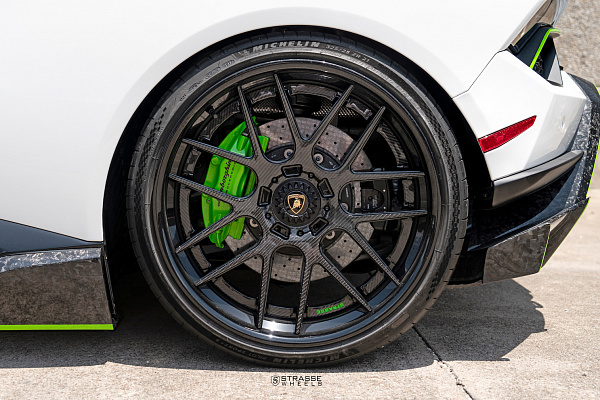 Фото дисков Strasse Wheels SM7 Deep Concave FS Другой цвет на Lamborghini Huracan