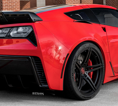Фото дисков Strasse Wheels SP5R Deep Concave Monoblock на Chevrolet Corvette C7
