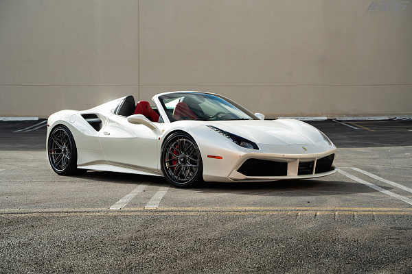 Фото дисков 1886 Wheels XR004 Сатиновый графит на Ferrari 488