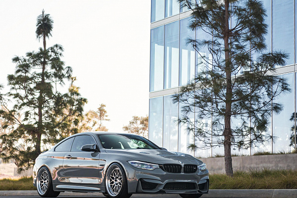 Фото дисков HRE 300 Сатиновый лак на BMW 4/M4 (F32/F82)