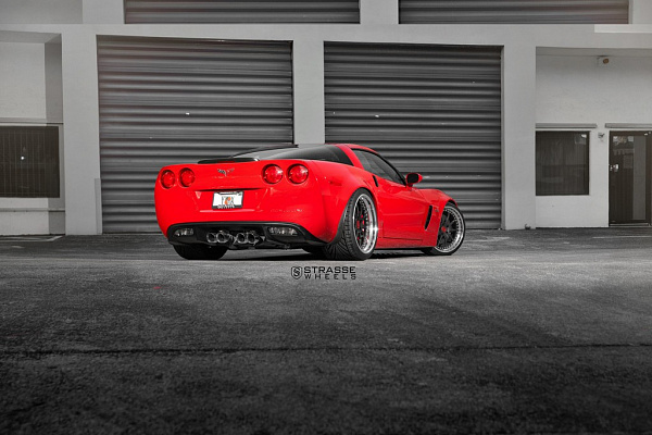 Фото дисков Strasse Wheels R10 Performance Другой цвет на Chevrolet Corvette C6