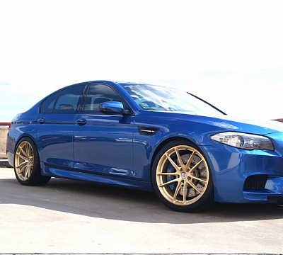Фото дисков HRE P104 на BMW 5/M5 (F10)