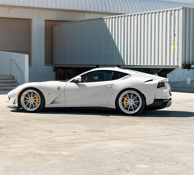 Фото дисков Anrky AN28 на Ferrari 812