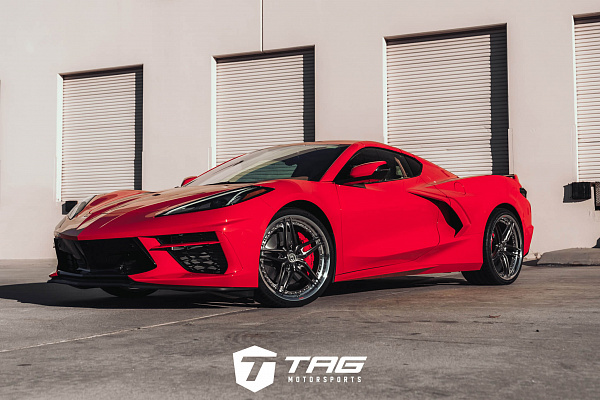 Фото дисков HRE S107SC Глянцевый темный лак на Chevrolet Corvette C8