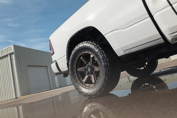 Фото дисков 4PLAY 4PS63 Сатиновая бронза на Ram 1500 V