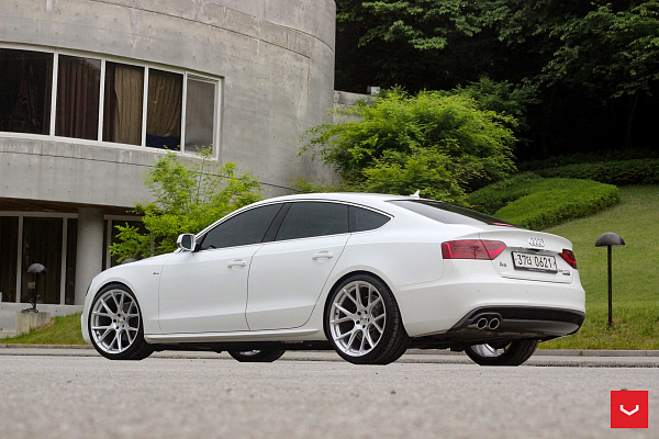 Фото дисков Vossen VFS-6 Серебро на Audi A/S/RS 5 (8T)