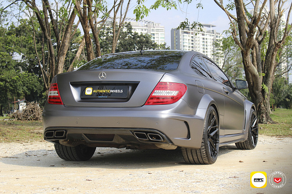 Фото дисков Vossen EVO-5 Черный глянец на Mercedes-Benz C-Class (W204)
