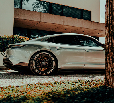 Фото дисков Brixton Forged PF7 Aerotech на Porsche Taycan I