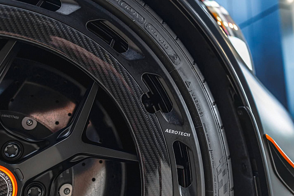 Фото дисков Brixton Forged PF7 Aerotech Черный сатин на Mercedes-Benz AMG GT I