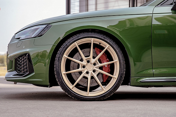 Фото дисков Anrky AN18 Сатиновая шампань на Audi A/S/RS 4 (B9)