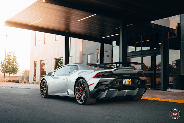 Фото дисков Vossen EVO-3R Сатиновая бронза на Lamborghini Huracan