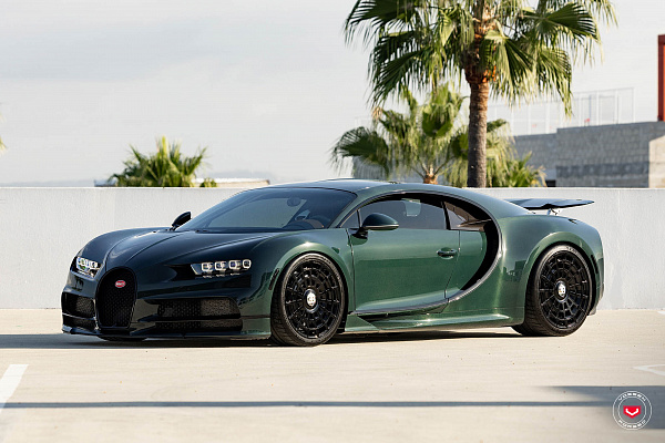 Фото дисков Vossen LC3-12 Черный глянец на Bugatti Chiron