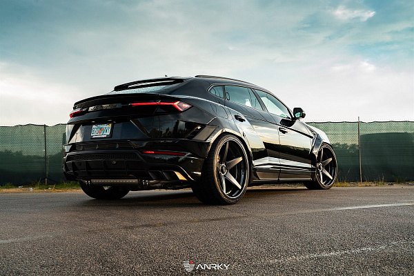 Фото дисков Anrky RS5.3 Черный сатин на Lamborghini Urus