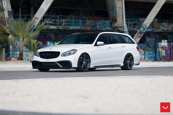 Фото дисков Vossen VFS-5 Глянцевый графит на Mercedes-Benz E-Class (W212, S212, C207)