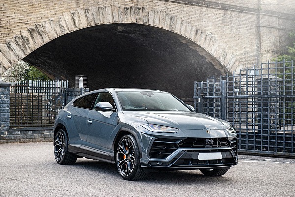 Фото дисков Kahn Type 53 Алмазная проточка на Lamborghini Urus