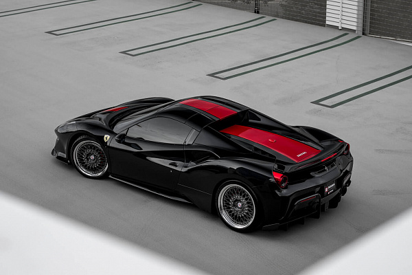 Фото дисков HRE 501 Глянцевый темный лак на Ferrari 488