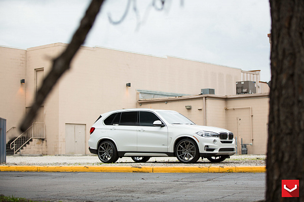 Фото дисков Vossen VFS-1 Сатиновый графит на BMW X5/X5 M (F15/F85)