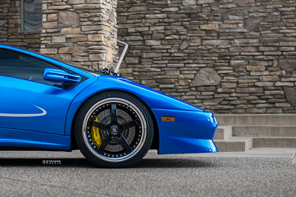 Фото дисков Strasse Wheels S5 Performance Черный глянец на Lamborghini Diablo