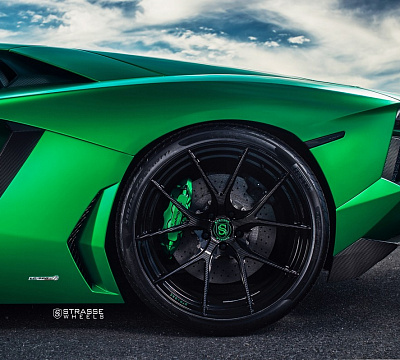 Фото дисков Strasse Wheels SM5R Deep Concave Monoblock на Lamborghini Aventador
