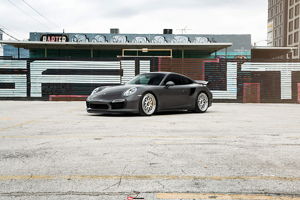 Фото дисков HRE 300 Глянцевый лак на Porsche 911 VII