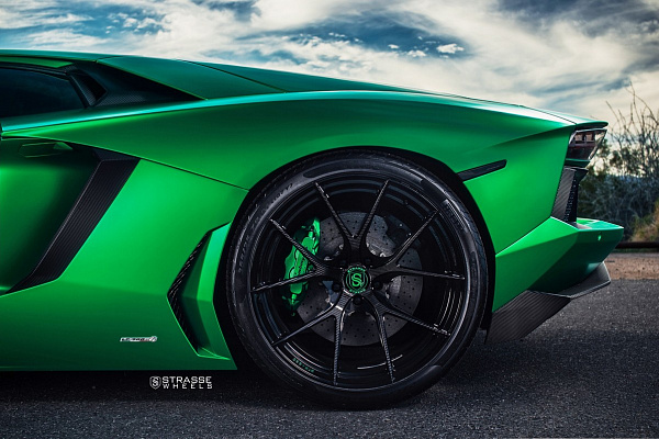 Фото дисков Strasse Wheels SM5R Deep Concave Monoblock Другой цвет на Lamborghini Aventador