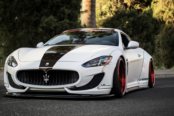 Фото дисков Savini SV67 Красный глянец на Maserati GranTurismo I