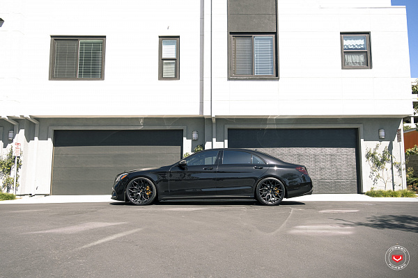 Фото дисков Vossen S17-01 Черный сатин на Mercedes-Benz S-Class (W222, C217)