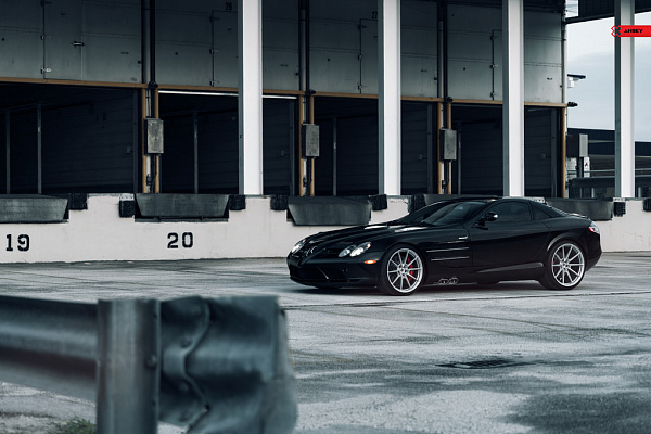 Фото дисков Anrky AN18 Сатиновый лак на Mercedes-Benz SLR McLaren