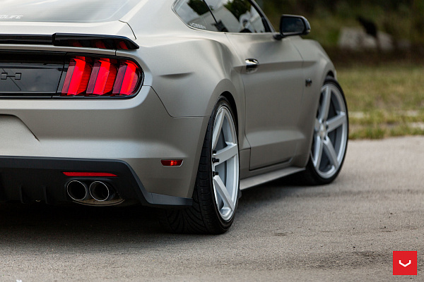 Фото дисков Vossen CV3 Серебро на Ford Mustang VI