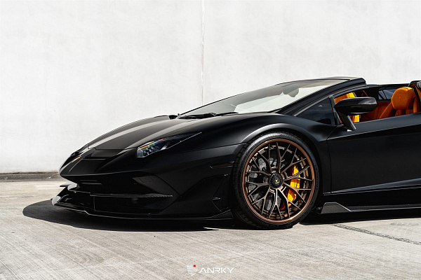 Фото дисков Anrky AN30 Глянцевая бронза на Lamborghini Aventador