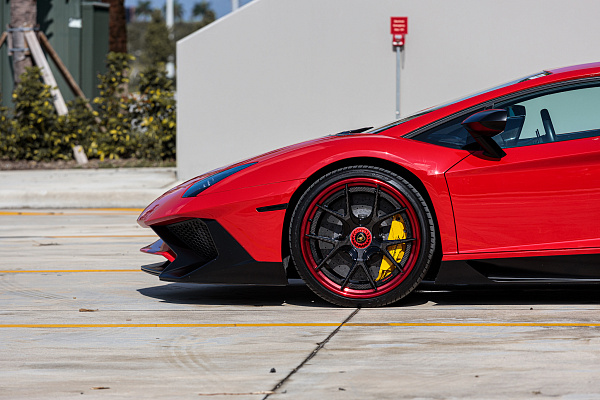 Фото дисков Strasse Wheels SM5R Deep Concave FS Другой цвет на Lamborghini Aventador