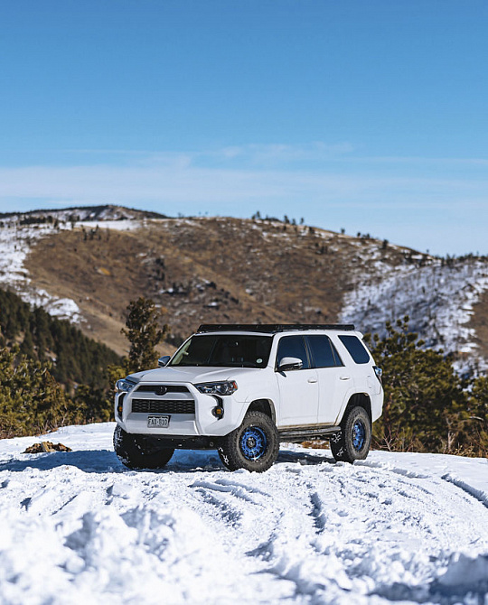 Фото дисков LEGION Синий глянец на Toyota 4Runner V